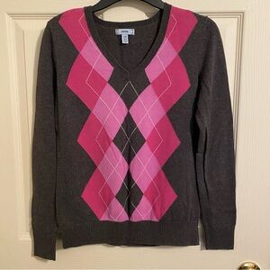 Izod Women's V-Neck Argyle Sweater - Pink and Gray